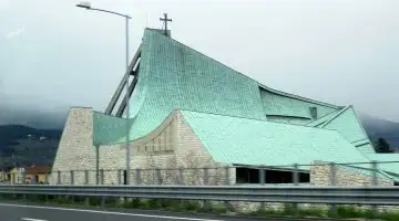 A igreja de San Giovanni Battista na Autostrada del Sole: uma obra-prima de Michelucci